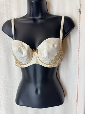 Vintage Princesse Tam Tam Bra with Gold Lace Trim